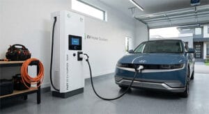 Ilustrasi-DC-Charger-di-garasi-rumah